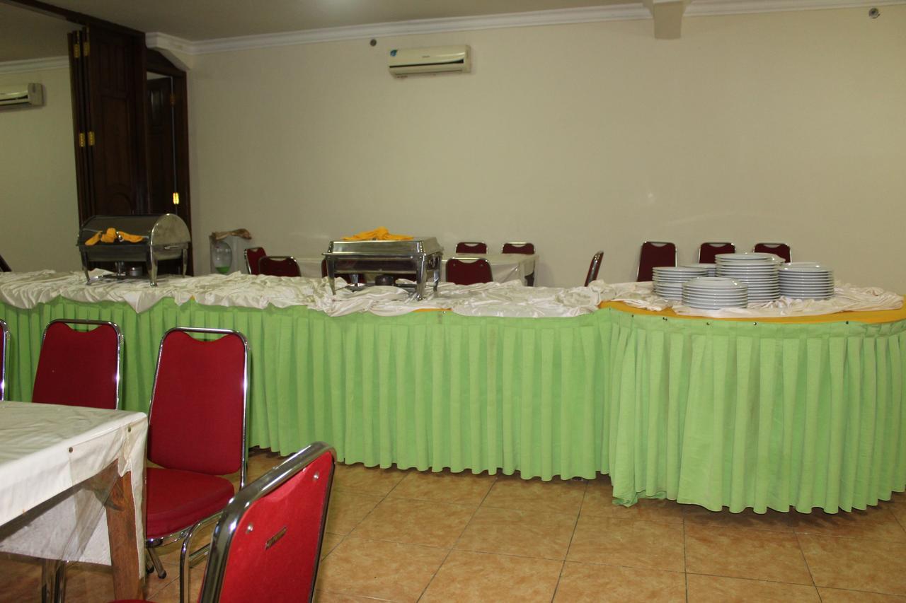 Sinar Bintang Hotel Cepu Exteriör bild