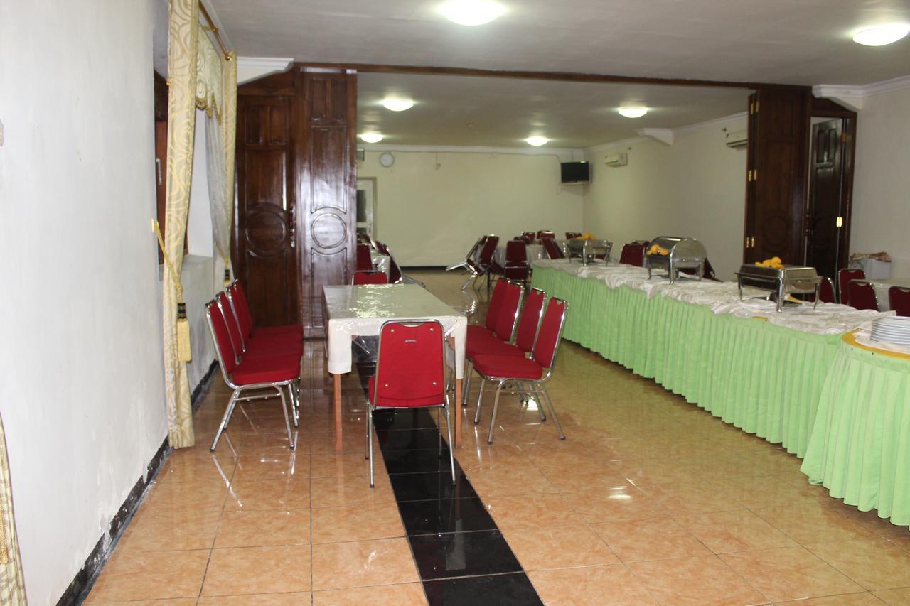 Sinar Bintang Hotel Cepu Exteriör bild
