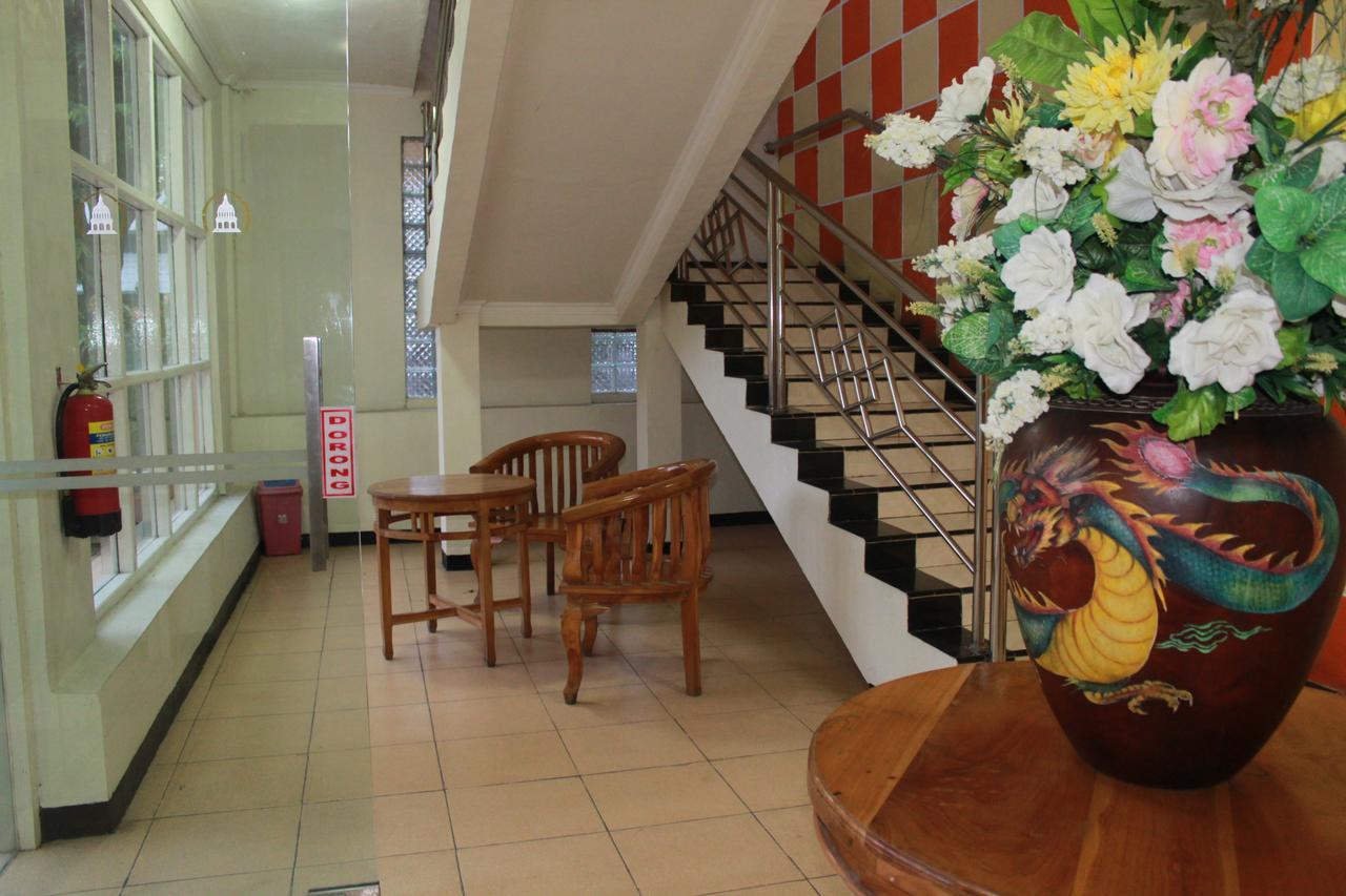 Sinar Bintang Hotel Cepu Exteriör bild