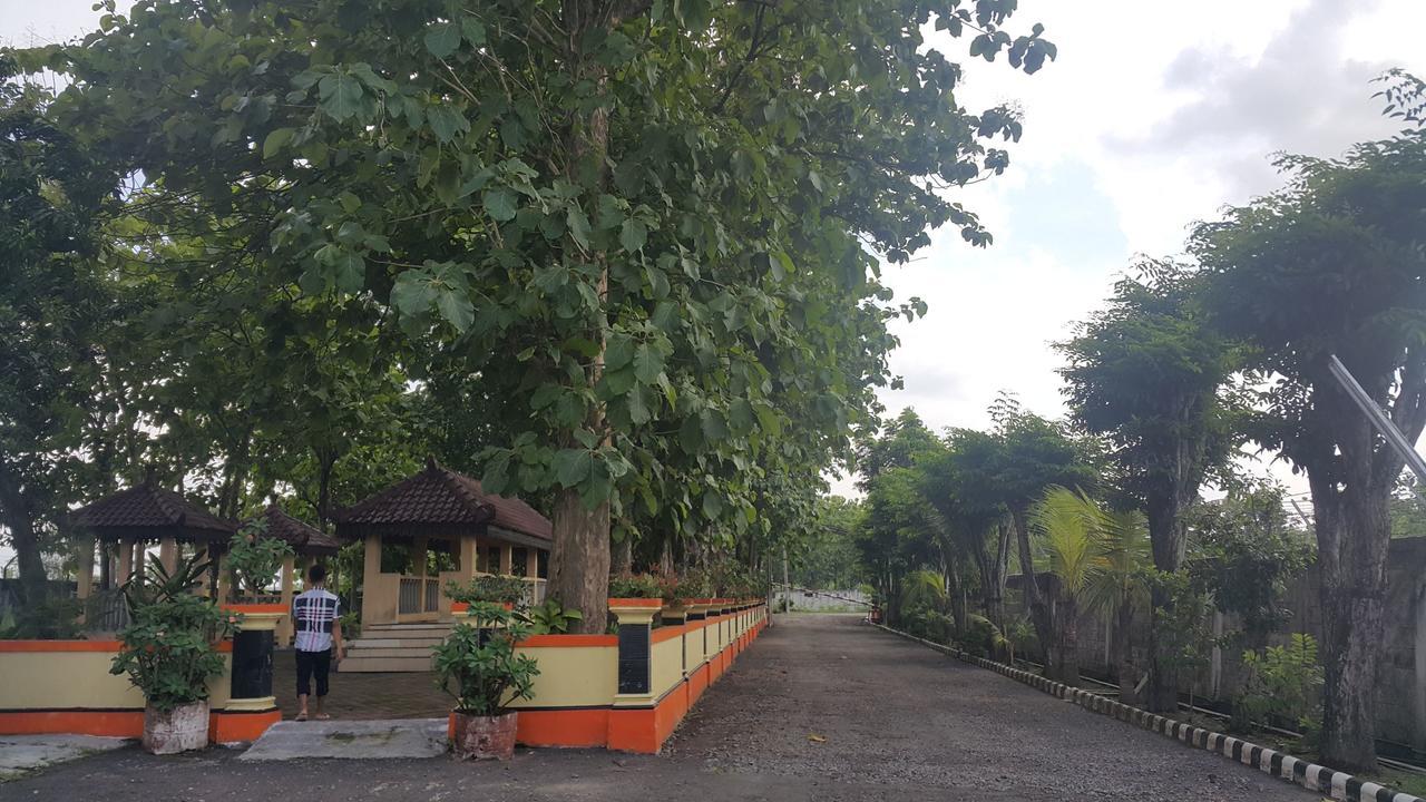 Sinar Bintang Hotel Cepu Exteriör bild
